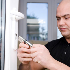 24/7 emergency commercial locksmith service